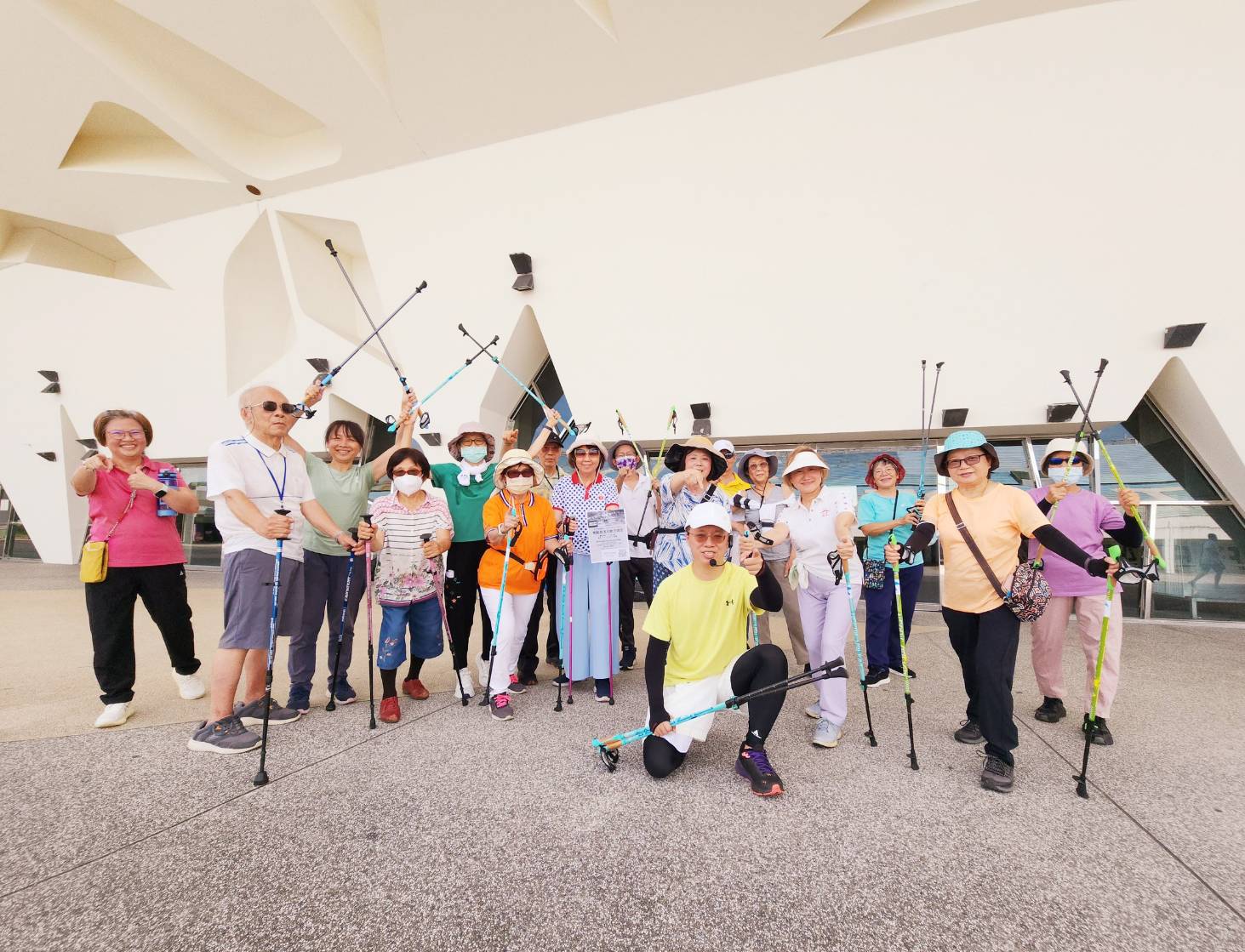 樂齡森活北歐式健走