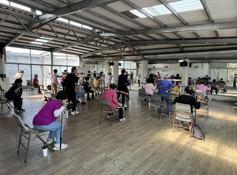 銀髮族健走杖防跌體適能