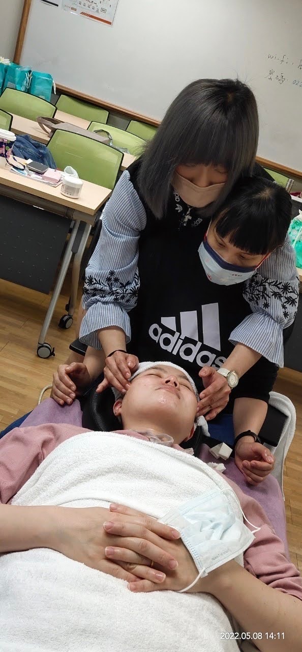 美容彩妝技能實務
