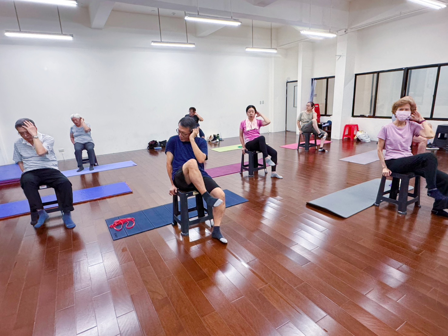 勇骨防跌肌力運動