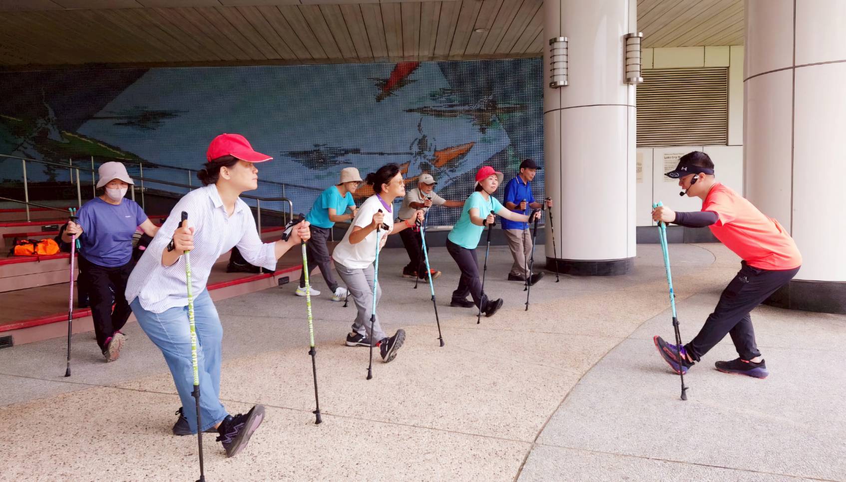 樂齡森活北歐式健走