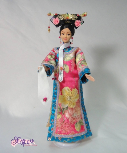 ★從玩具到時尚-芭比服飾創作與社會影響