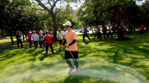 樂齡森活北歐式健走